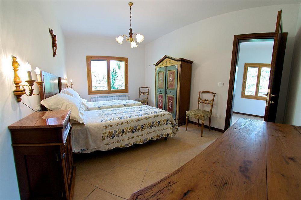 Vakantieboerderij Podere Riosto Cantina&agriturismo *