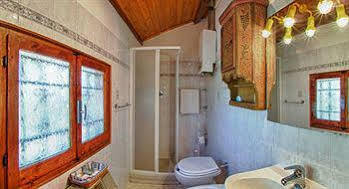 Vakantieboerderij Podere Riosto Cantina&agriturismo *